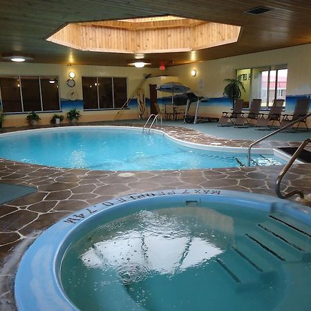 Canway Inn & Suites Dauphin Εξωτερικό φωτογραφία