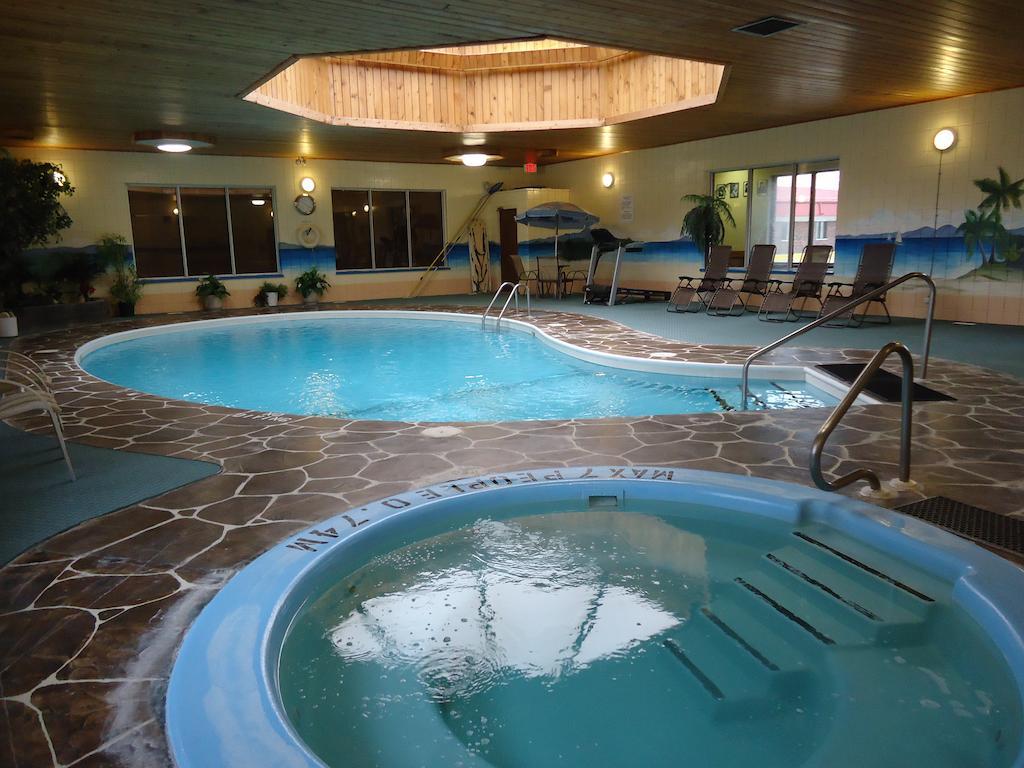 Canway Inn & Suites Dauphin Εξωτερικό φωτογραφία