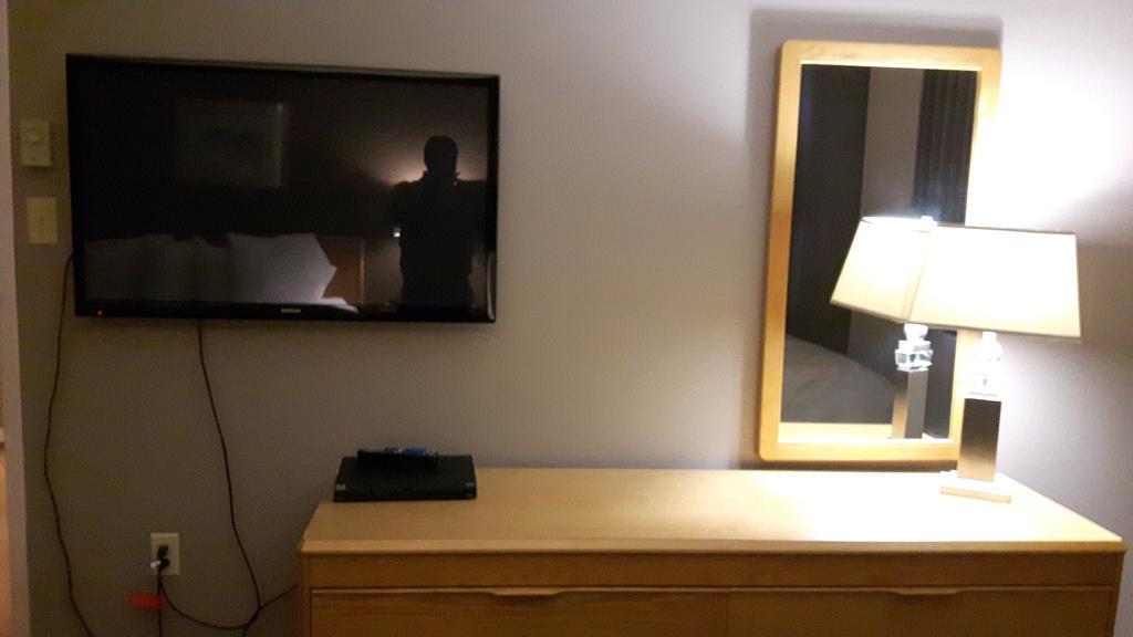 Canway Inn & Suites Dauphin Εξωτερικό φωτογραφία