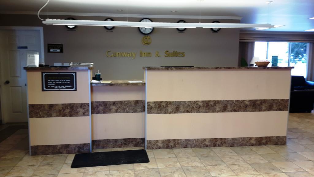 Canway Inn & Suites Dauphin Εξωτερικό φωτογραφία